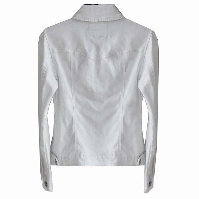 Guess สีขาวใหม่สะอาดตามาก ยีนส์ยืด ราคาดีเว่อร์ มีกระเป๋าอก+ข้าง ผ้านุ่มใส่สบาย พร้อมส่ง ไม่ต้องรอ