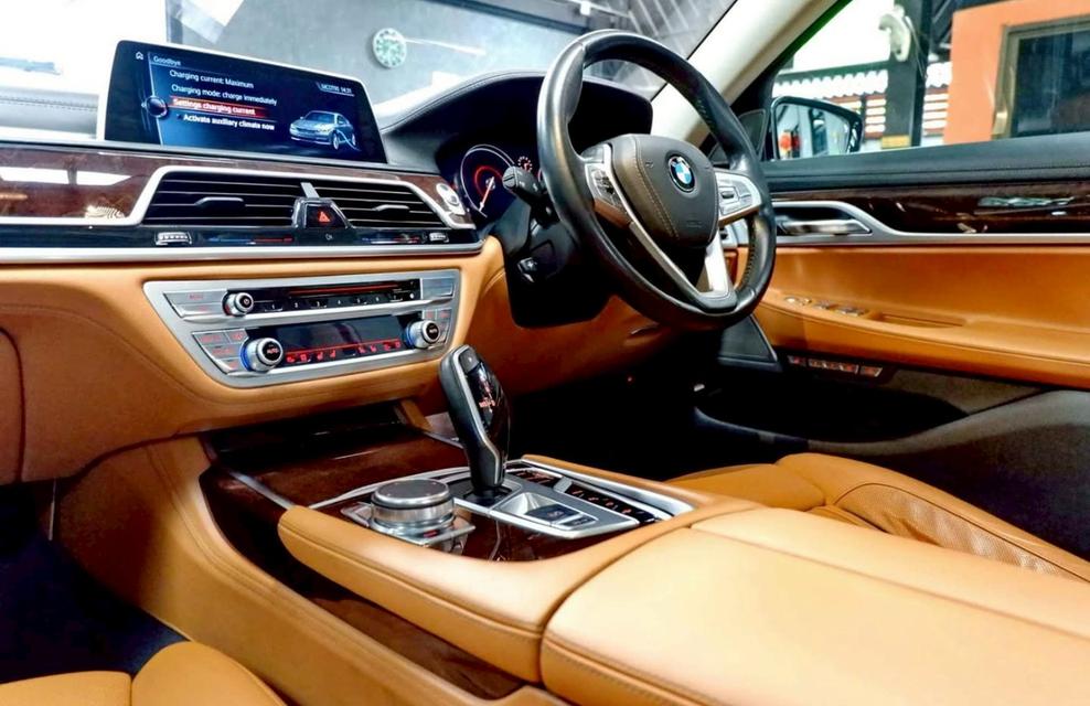 BMW 740Le xDrive Pure Excellence (G12) ปี 2017 14