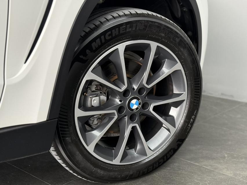 2018 BMW X5, sDrive25d โฉม F15 ปี13-19สีขาว เครื่องดีเซล รถบ้านแท้ ประวัติดี รูปที่ 18