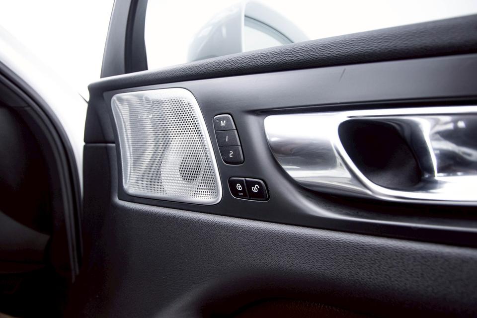 VOLVO XC60 2.0 RECHARGE T8 R-DESIGN 4WD 2021  10
