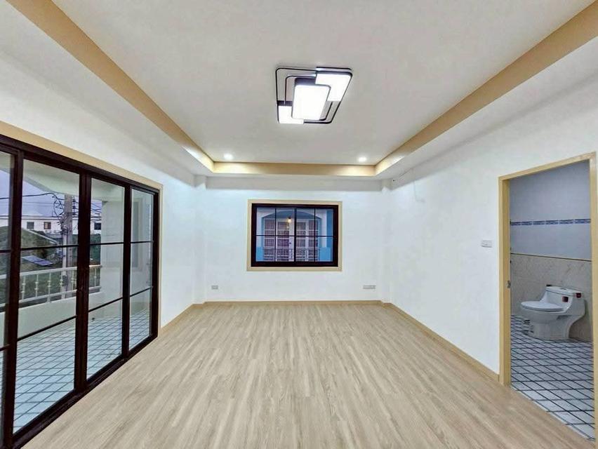 บ้านมือสองรีโนเวท 6 ห้องนอน บางบัวทอง 16