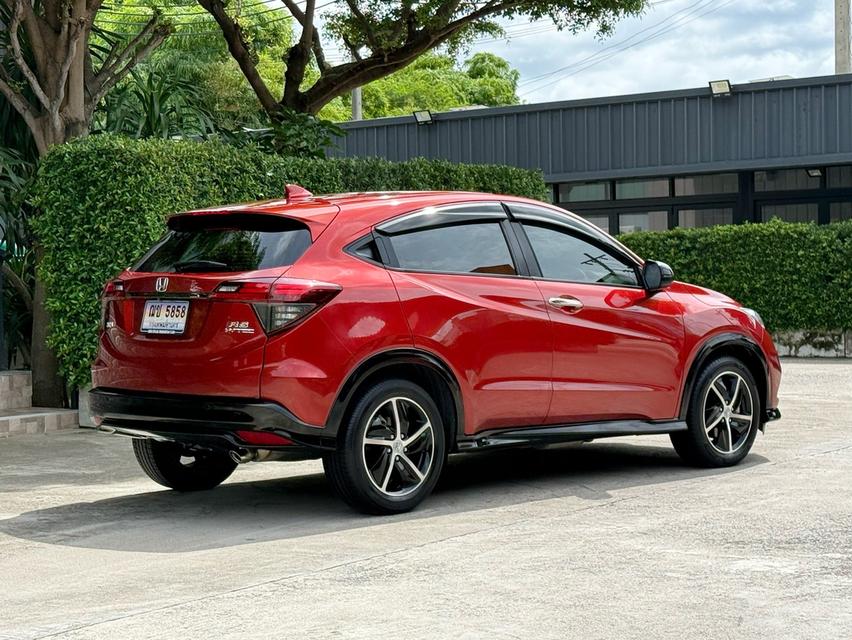 2020 HONDA HRV 1.8 RS MINORCHANGE รถมือเดียวออกป้ายแดง รถวิ่งน้อยเพียง 40,000 กม เข้าศูนย์ตลอด รถไม่เคยมีอุบัติเหตุครับ รูปย่อยที่ 3