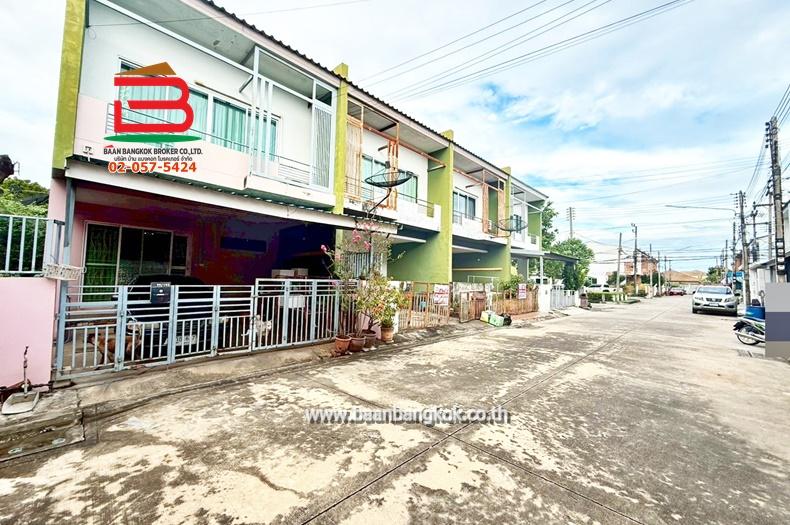 ทาวน์โฮม เดอะทรัสต์ทาวน์ วงแหวน-ลําลูกกา เนื้อที่ 19.8 ตร.ว (ใกล้บิ๊กซี ลําลูกกา) ถนนลำลูกกา ตำบลบึงคำพร้อย อำเภอลำลูกกา จังหวัดปทุมธานี 12