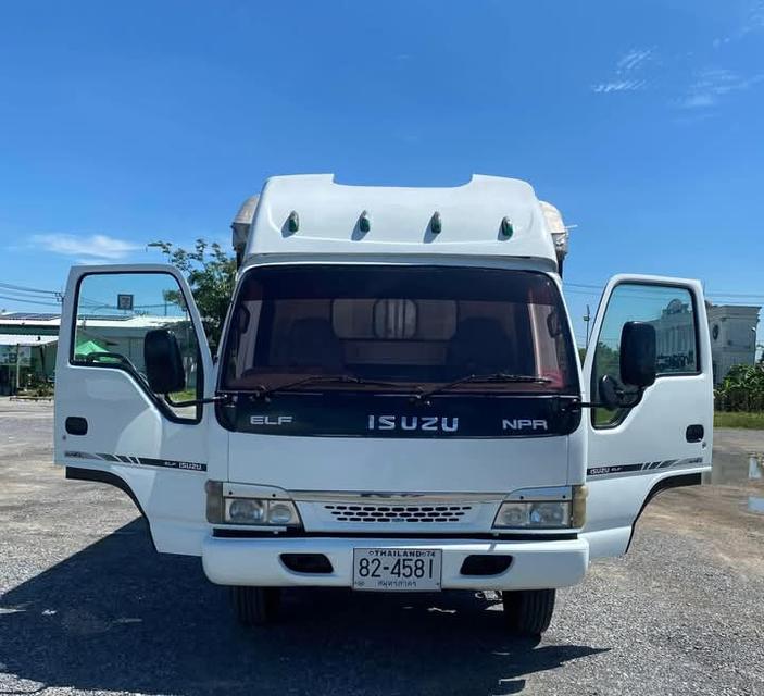 รถบรรทุก 6 ล้อ ISUZU NPR 3