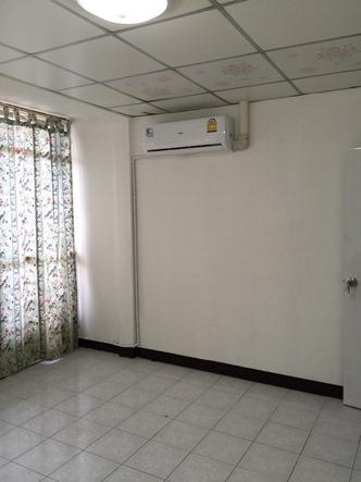 บ้านทาวน์เฮาส์ ให้เช่า ในซอยวัชรพล สุขาภิบาล 5 ซอย41 8