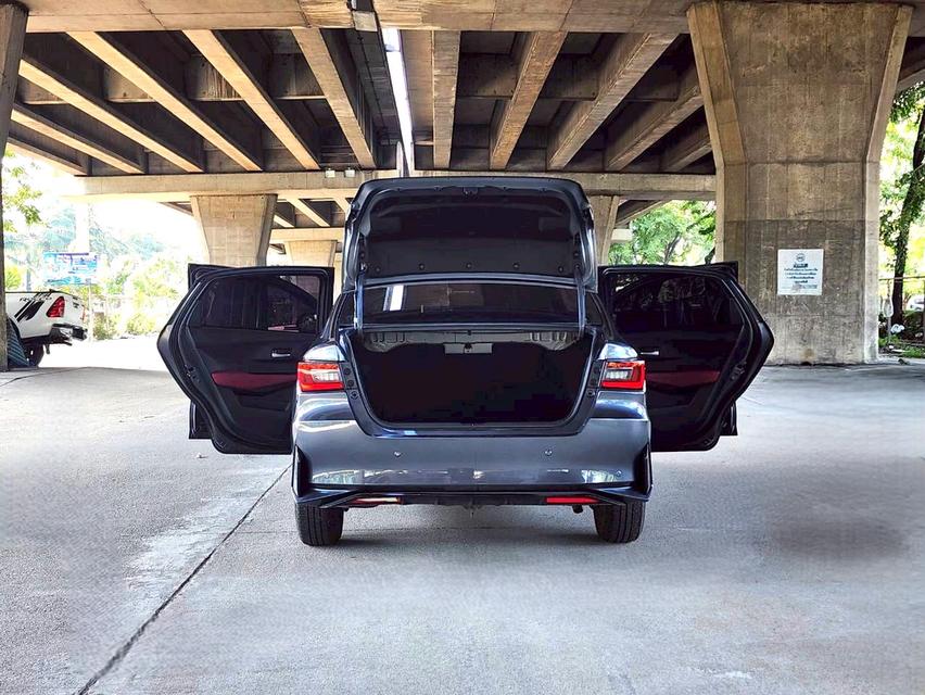 ขายรถ Toyota Yaris Ativ 1.2 Premium Luxury ปี 2024 สีเทา เกียร์ออโต้ 18