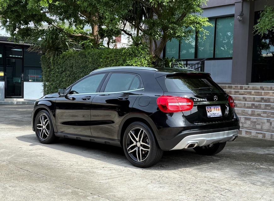 2016 BENZ GLA 200 รถมือเดียวออกป้ายแดง วิ่งน้อยเพียง 80,000 กม รถเข้าศูนย์ตรงระยะ ไม่มีอุบัติเหตุครับ 6