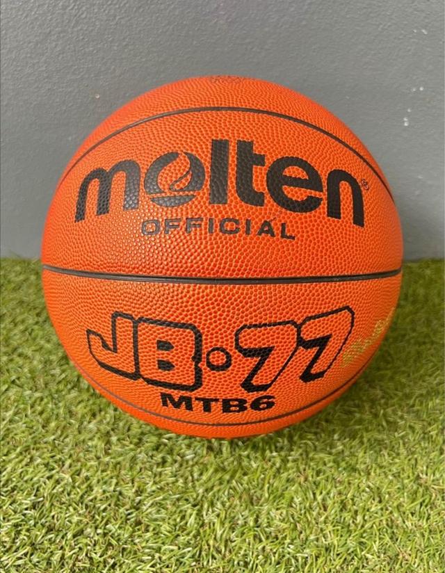 ลูกบาสเกตบอล Molten JB77 