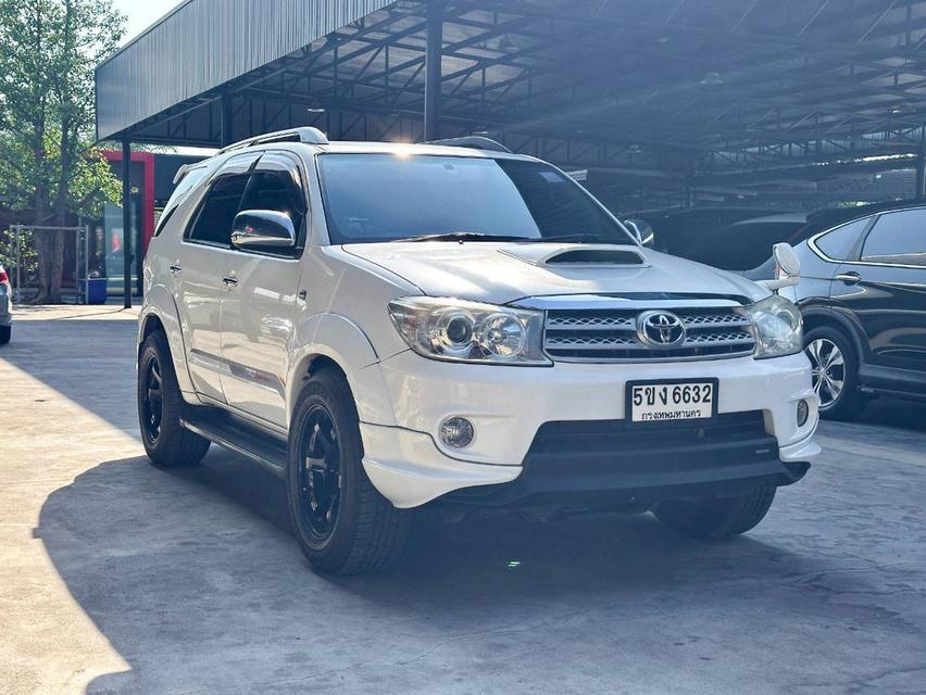 ขายรถ Toyota Fortuner 3.0 TRD Sportivo 4WD ปี 2010 สี ขาว เกียร์ออโต้ รูปย่อยที่ 3