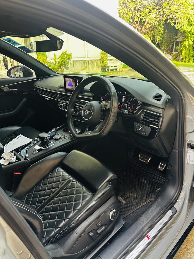 Audi A4 Avant 45 TFSI Quattro S-Line 10