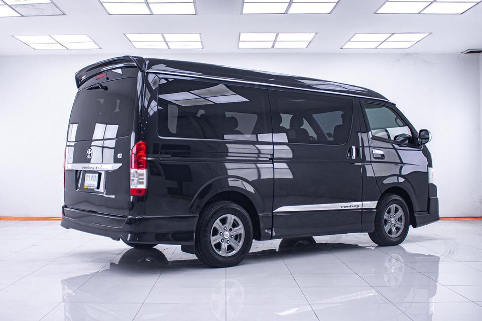 TOYOTA VENTURY 3.0 V 2016  17