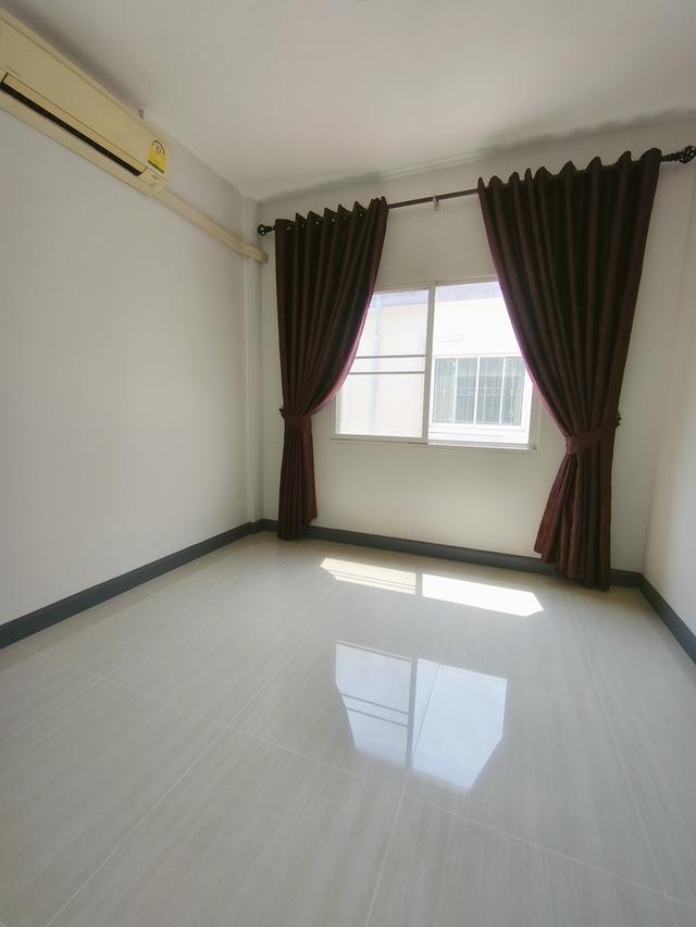 ทาวน์เฮ้าส์4ห้องนอน3ห้องน้ำ 16