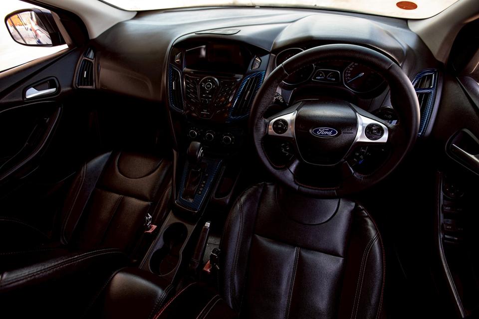 Ford focus 1.6 Sport 5 ประตู ปี 2014 สีน้ำเงิน 15