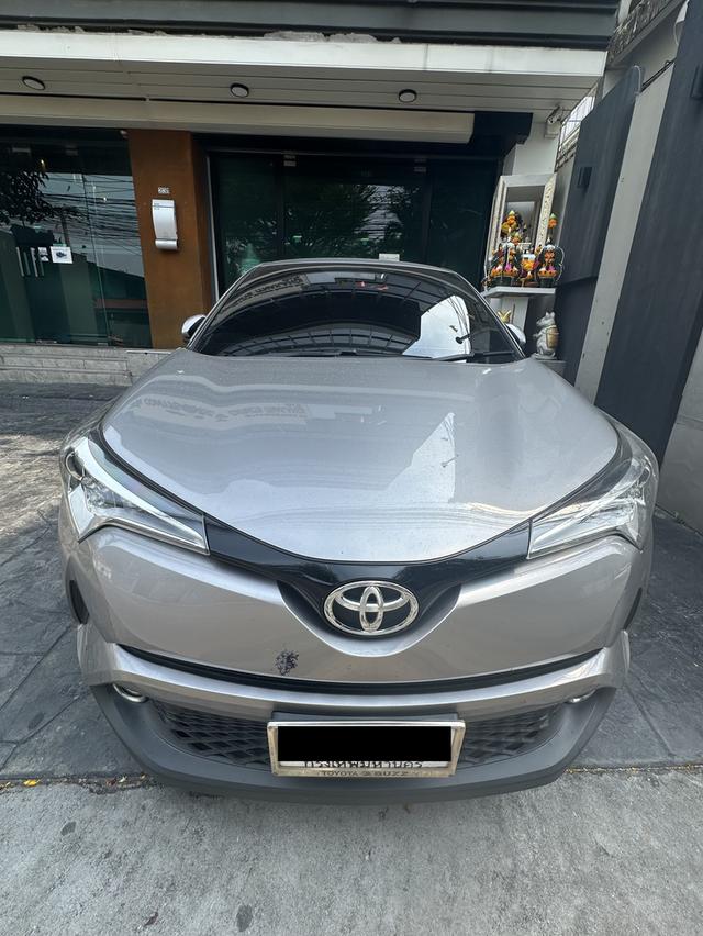 ขายด่วน Toyota C-HR 1.8 Entry ปี 2019 สีเทา
