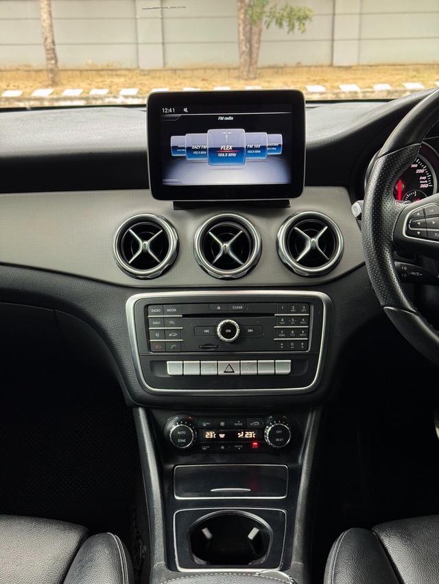 รหัสรถ AVA3003 ✨Mercedes Benz GLA200 Urban ปี 2019 W156 Facelift 13
