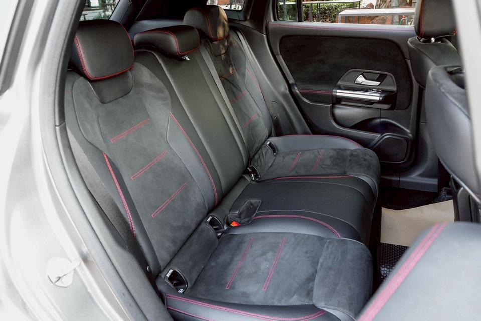 Mercedes-Benz GLA200 1.3 AMG Dynamic W247 AT 2022 รูปที่ 9