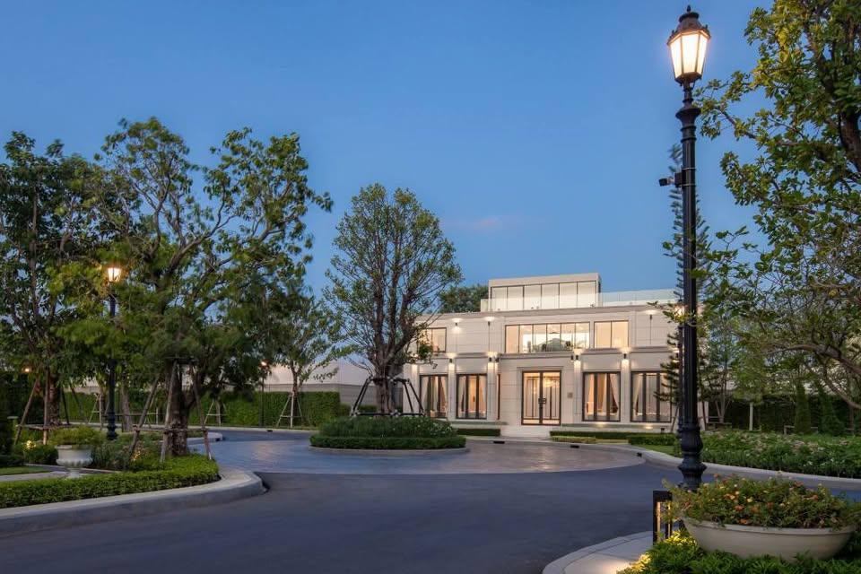Luxury  House For Sale 11,000,000 TH 3