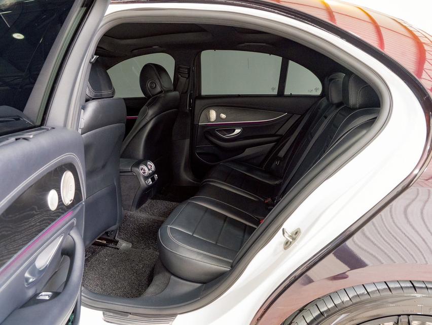 Mercedes-Benz E300e AMG ปี 2021 จด 23 เลขไมล์ 105,000 km.  10