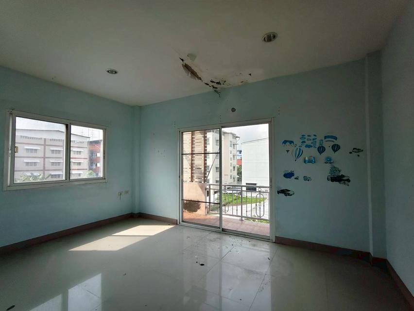 อาคารพาณิชย์ 3 ชั้น ซอยลาดพร้าว 101 ถนนลาดพร้าว แขวงคลองจัน เขตบางกะปิ กรุงเทพมหานคร 16