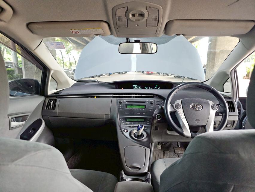 Toyota Prius Year 2012 11