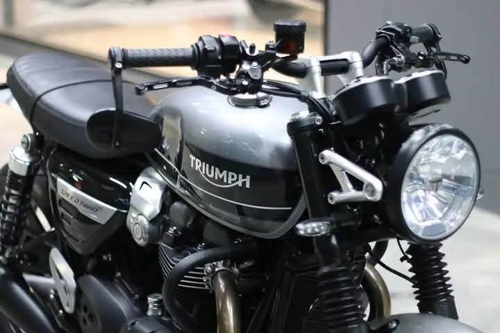 รถบ้านราคาเบาๆ Triumph Thruxton R 4