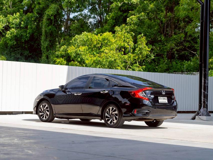 HONDA CIVIC 1.8EL ปีจด 2017 รับประกันหลังการขาย 3 ปี