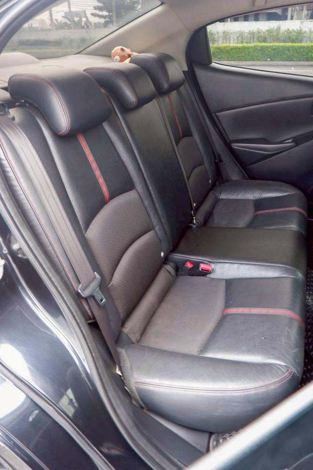 Mazda2 Skyactive 1.5 XLD High connect เกียร์ Auto สีดำ ปี2015 14