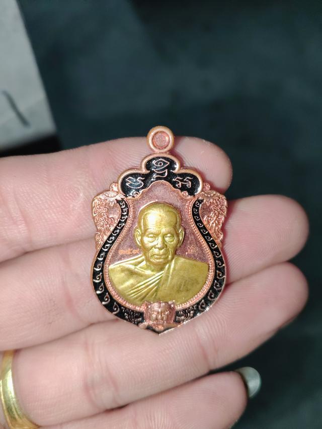 หลวงพ่อพัฒน์ราคาแบ่งปัน 1,250 บาทรวมส่งครับ