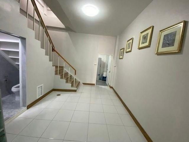 ให้เช่าอาคารพาณิชย์ 4 ชั้นครึ่ง เขตบางรัก ตรงข้ามวัดแขก รีโนเวททั้งหลังใหม่ เฟอร์นิเจอร์ใหม่ เหมาะใช้พักอาศัย ทำ airbnb ที่พักให้เช่า 5