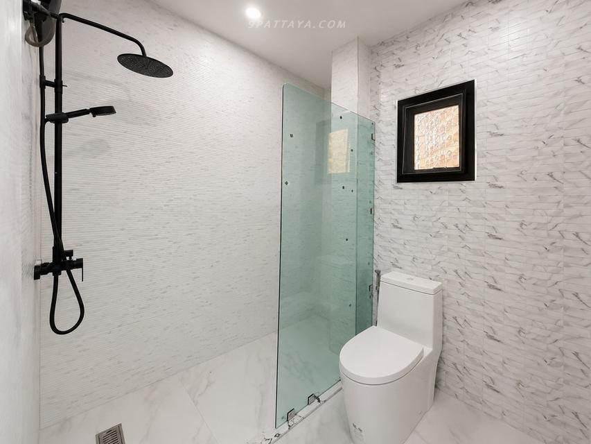 Corner Pool Villa ขายพร้อมผู้เช่า | Baan Suan Lalana จอมเทียน พัทยา ✨ ขาย 14,500,000 บาท — พูลวิลล่าหัวมุม รีโนเวทใหม่ทั้งหลัง 4 ห้องนอน 11