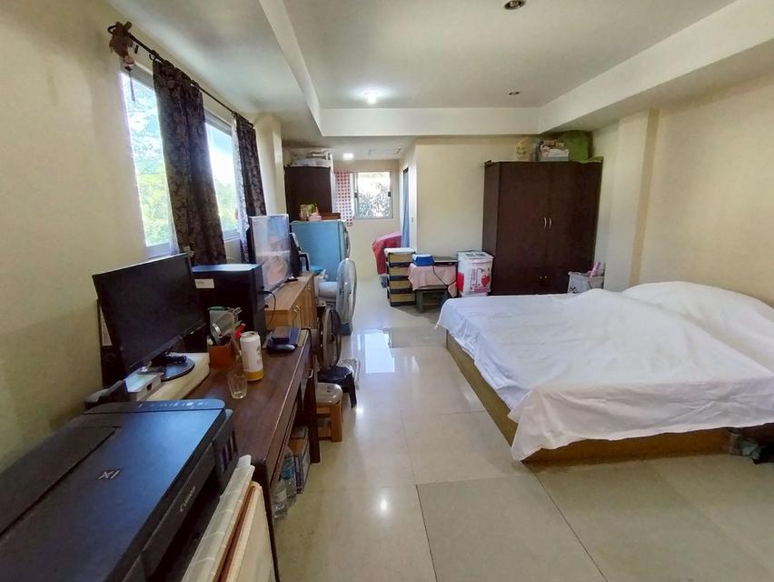 ขายคอนโดเจดับบลิวเพลส ชั้น 3 ห้องมุม มีระเบียง  32 ตรม. ซอยรัชดาภิเษก 32 จตุจักร 2