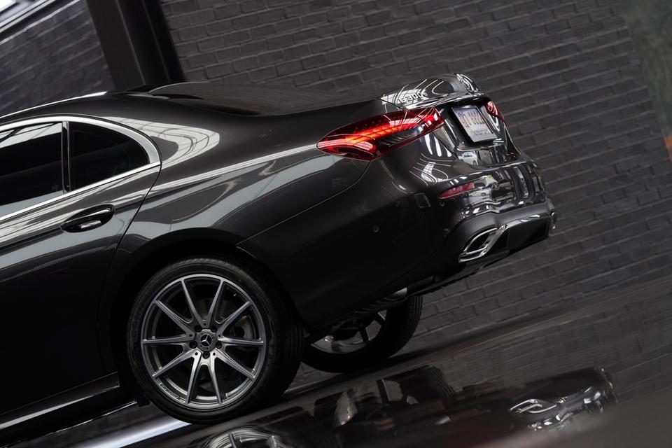 Benz E300e AMG dynamic (Facelift) 2021 สีเทา ไมล์ 38,xxx กิโล รถเซอร์วิสศูนย์ตลอด รูปที่ 4
