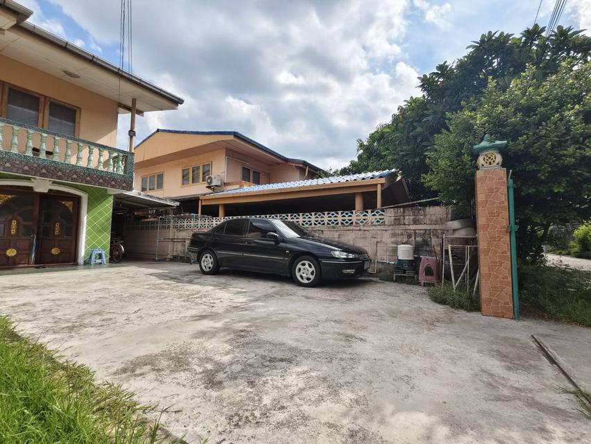 บ้านเดี่ยวสไตล์เรโทร 94 ตร.ว. ทำเลทองโชคชัย 4 4