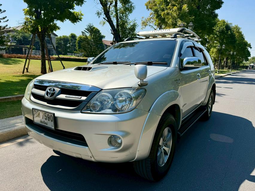 TOYOTA FORTUNER 3.0 G 4WD ปี 2006 สีเทา เกียร์ธรรมดา