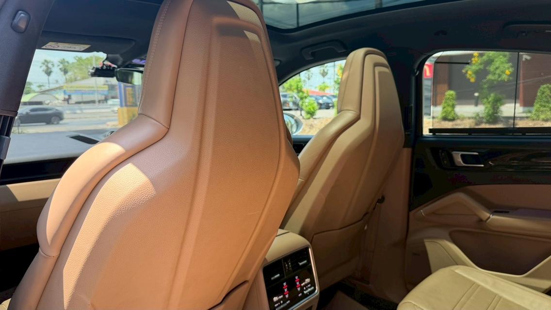 รหัสรถ KPV53 2023 Porsche Cayenne S E-Hybrid Coupe รูปที่ 17