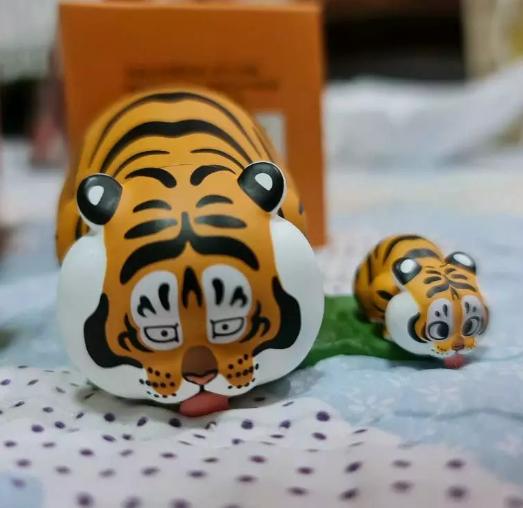 เสืออ้วนPOP MART Popmart ART TOY Panghu&baby
