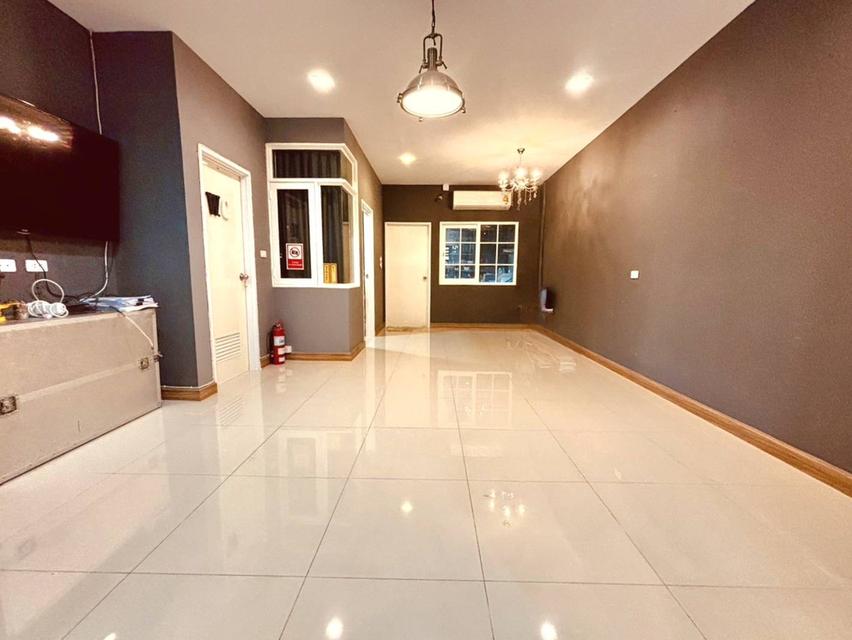 ให้เช่าทาวน์โฮม 3 ชั้น โกลเด้นทาวน์ ซ.นวมินทร์ 42 แยก 27 ,ซ.เกษตรนวมินทร์ 48, 5 ห้องนอน 4 ห้องน้ำ ต่อเติมครบ ไซส์ใหญ่ที่สุดในโครงการ 5