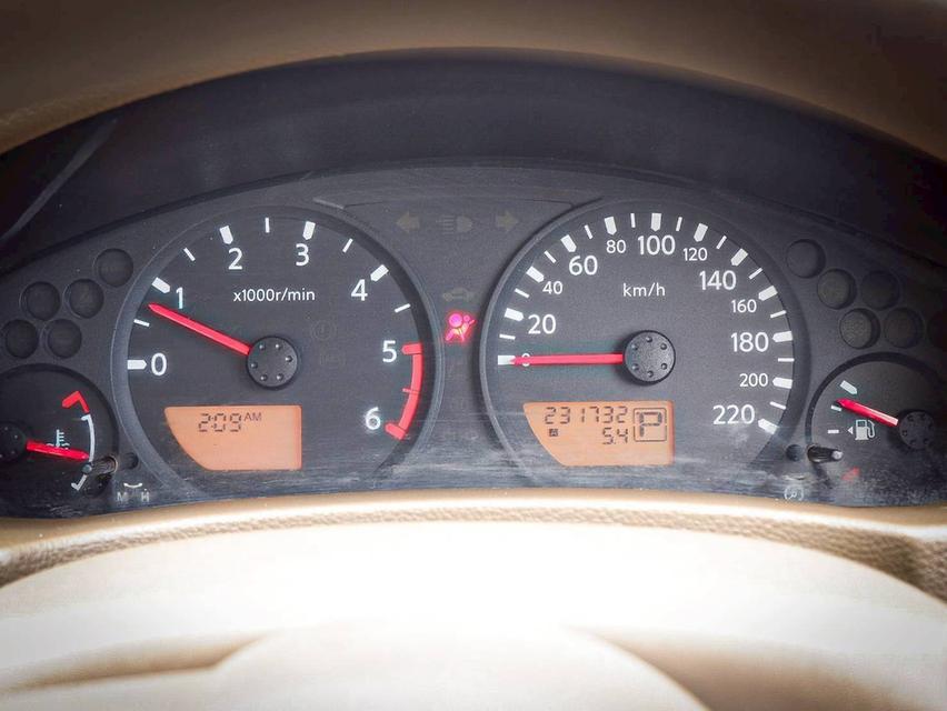 NISSAN NAVARA 2.5 LE KING CAB เกียร์ Auto สีบรอนซ์เทา ปี 2010  15