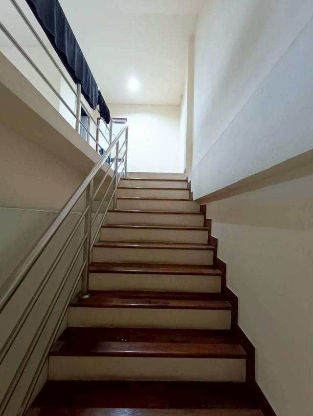ขายอาคารพาณิชย์ 3 ชั้น ห้องมุม พื้นที่ข้างใหญ่พิเศษ 38 ตร.ว. ทำเลทองติดถนนวงแหวนรอบ 2 หางดง เชียงใหม่ 10