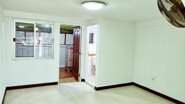 ให้เช่าทาวน์โฮม 3ชั้น 4นอน MRTลาดพร้าว101 300ม. เดอะมอลล์ บางกะปิ 1.6 กม.ฟังก์ชันครบ3 น้ำ ดาดฟ้า 2 จอดรถ เดอะมอลล์ บางกะ 6