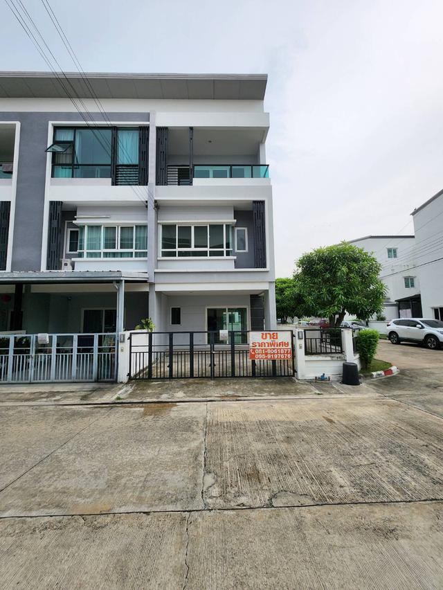 ทาวน์โฮม 3ชั้น เดอะริคโค่ ทาวน์ วัชรพล