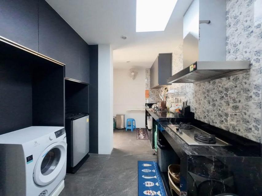 ขายบ้านเดี่ยว 3 ชั้น สไตล์โมเดิร์น ซอยอินทระ 28 ดินแดง 3