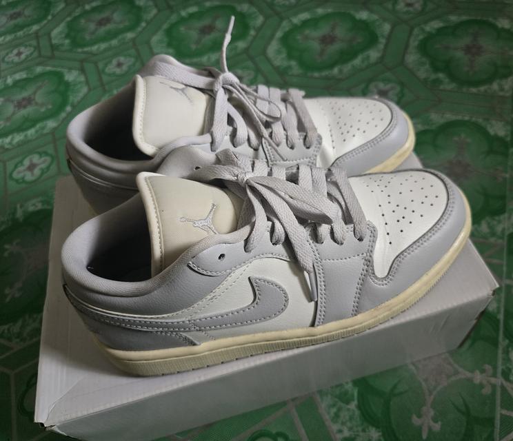 รองเท้า ไนกี้ Air jordan 1 low สีเทาขาว 6