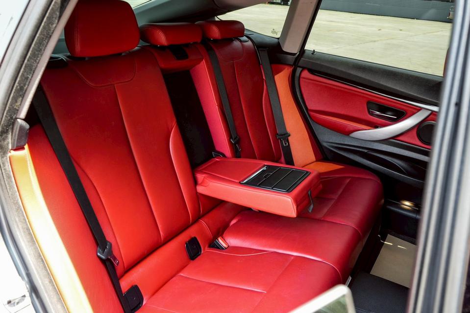 BMW 320d GT Sport F34 AT 2015 รูปที่ 11