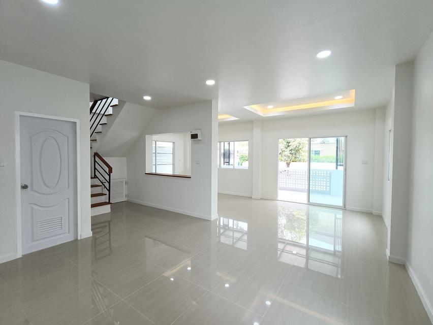 บ้านแฝดลำลูกกาคลอง 3 หมู่บ้านวราภิรมย์ 2 นัดชมบ้าน 085-318-6868 คุณวา 12