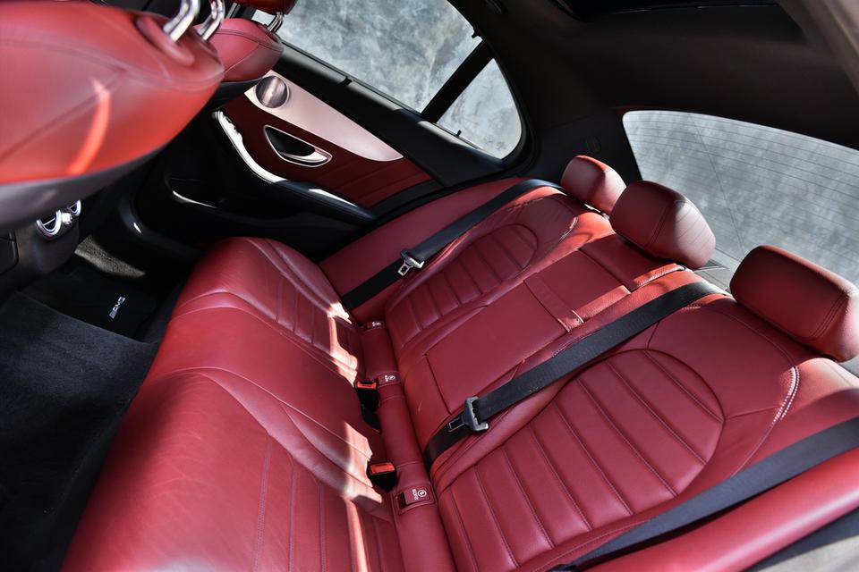 🎊"TOP OPTION เพียง 60,000 กิโล C220D ดีเซล AMG DYNAMIC ทะเบียนคืน"สีดำ🎊⚡ รูปที่ 13
