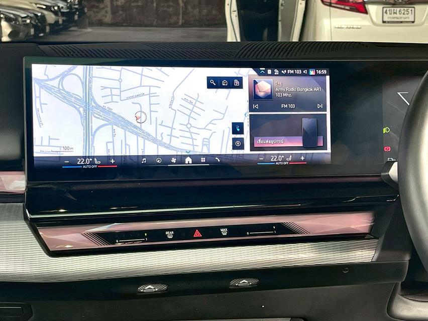 BMW i5 edrive 40 Msport ปี23 8