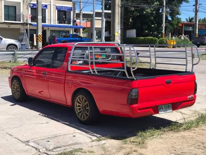 Mitsubishi L200-Strada สีแดง 7