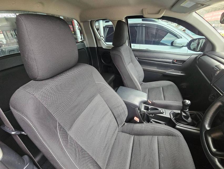 Toyota #Revo 2.4 cab entry เกียร์ธรรมดา ปี 2023 สีเทาเข้ม เครื่องดีเซล รูปที่ 5