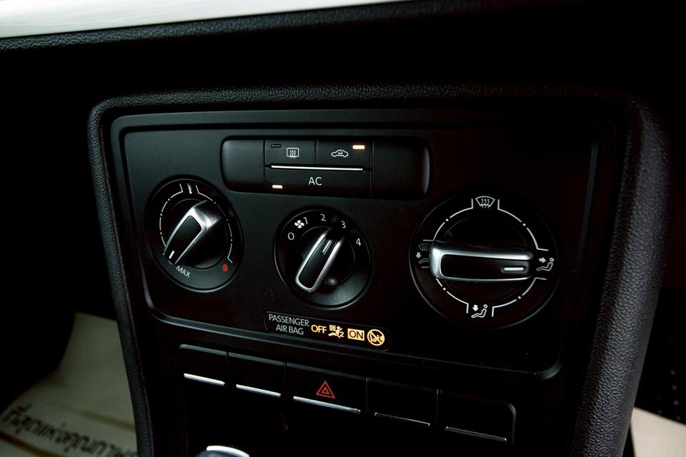 รหัสรถ 1D300 VW BEETLE 1.2 STI 2014 รูปที่ 7